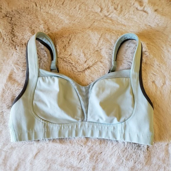 lululemon athletica Other - Lululemon Athletica Women's Size 34C Wireless Sports Bra Light Blue RN 106259